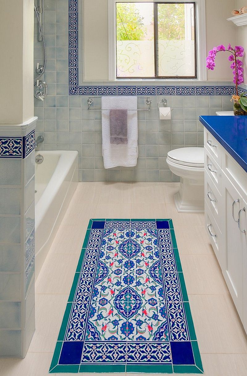 Sàn nhà tắm được sử dụng màu sắc và họa tiết