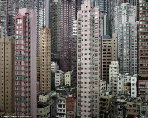 Chung cư giá rẻ mọc lên như nấm tại Hồng Kông.