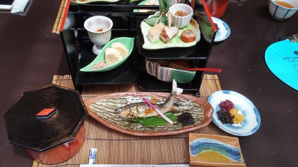 bữa ăn truyền thống kiểu Nhật.1
