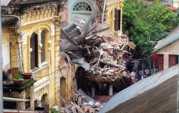 Hiện trường vụ sập nhà biệt thự cũ tại nhà số 107 Trần Hưng Đạo