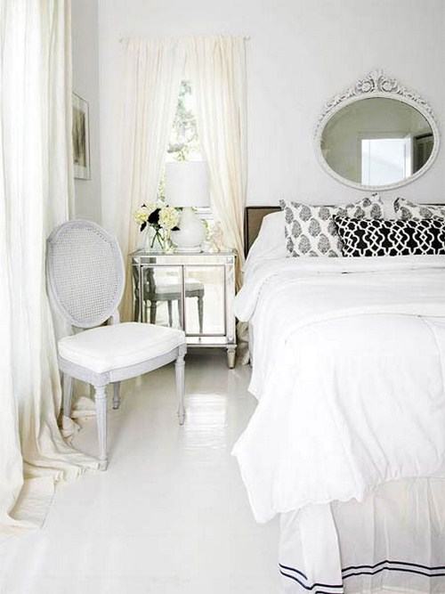 Phòng ngủ màu trắng ngọc trai yên bình