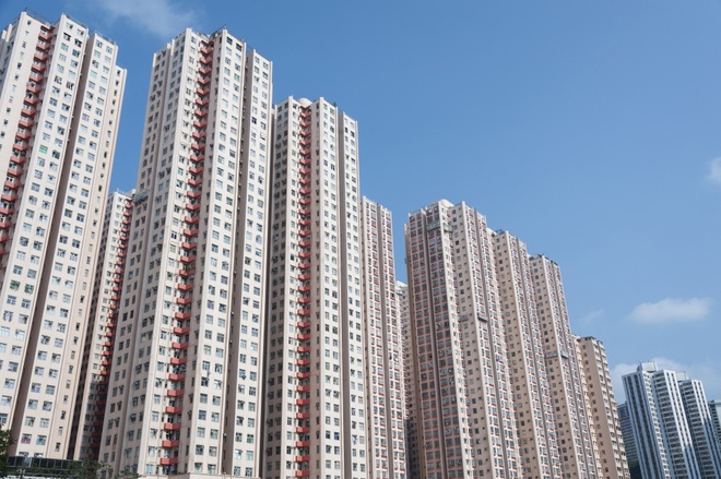 Hong Kong vốn nổi tiếng với những dãy nhà bê tông cao chót vót, dày đặc, xếp sát nhau