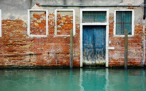 ​Cánh cửa độc đáo tại Venice, Ý sẽ khiến bạn không muốn mở cửa khi mộng du