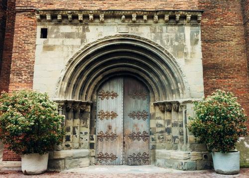 Cánh cửa đậm chất cổ tích tại Pamiers, Pháp