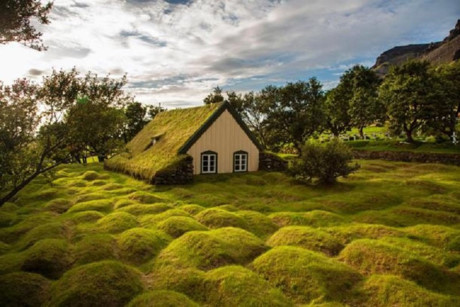Nhà thờ này ở Iceland được xây dựng gần 130 năm trước đây, được biết đến như nhà thờ đẹp nhất thế giới
