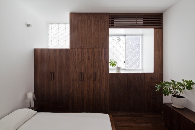 Nội thất ngôi nhà được thiết kế theo phong cách Nhật với đường nét, màu sắc tối giản