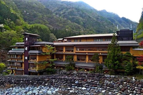 Tổ chức Kỷ lục Guinness thế giới đã công nhận Nishiyama Onsen Keiunkan - một khách sạn suối nước nóng 4 sao tại Yamanashi (Nhật Bản) là khách sạn lâu đời nhất thế giới