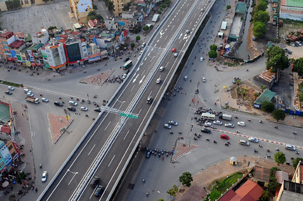 ​Nút giao Khuất Duy Tiến - Lê Văn Lương