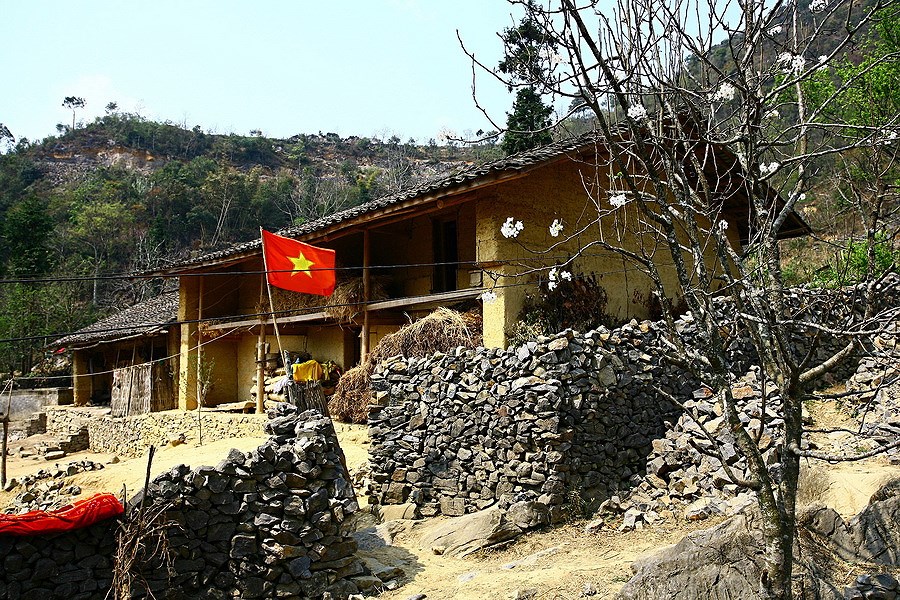 kiến trúc nhà người Mông