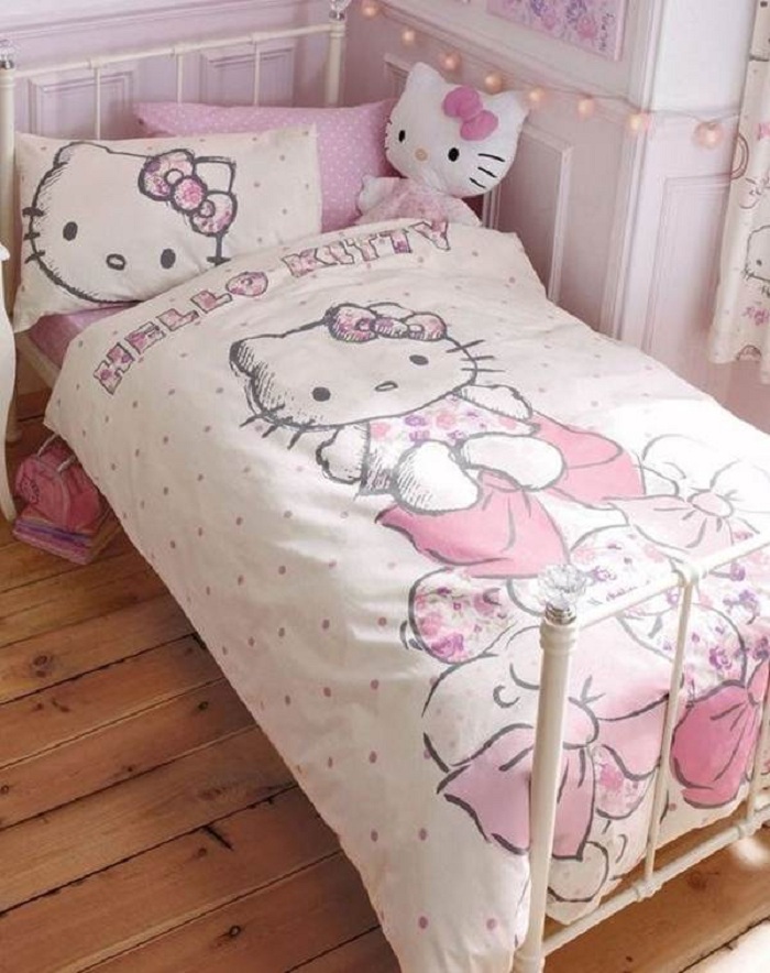Giường Hello Kitty cũng 