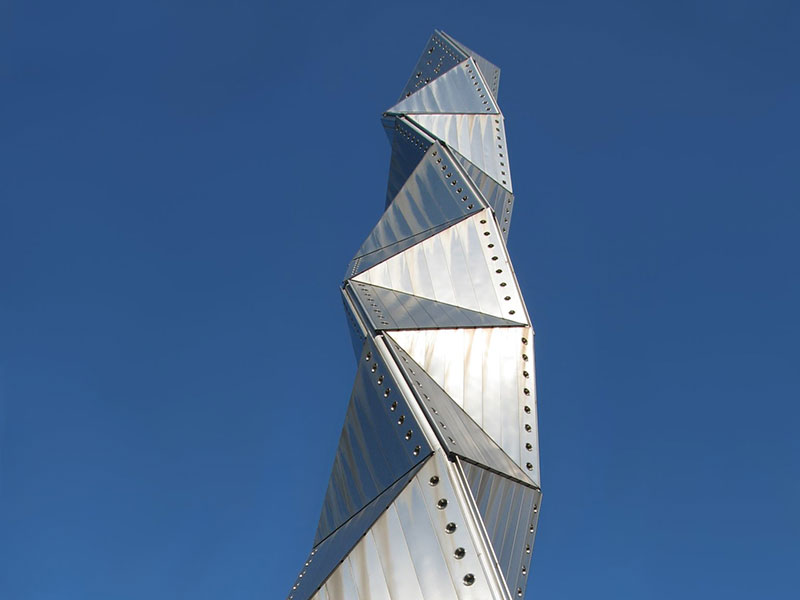tòa tháp xoắn ốc ở Mito