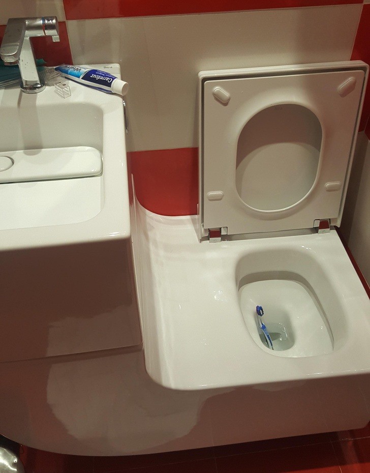 bồn rửa kết hợp toilet
