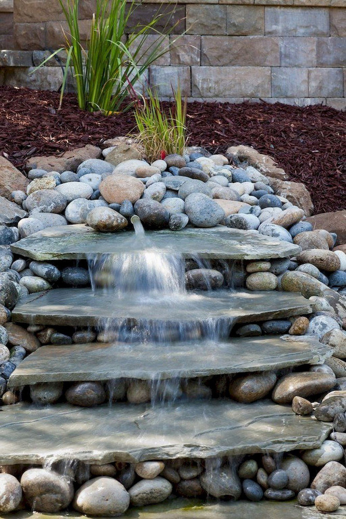 thiết kế thác nước cho sân vườn