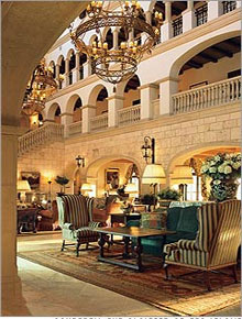 Khách sạn được thiết kế bởi Addison Mizner năm 1928, Cloister đã hấp dẫn được nhiều gia đình và nhiều nhà lãnh đạo nổi tiếng như Calvin Coolidge, Dwight Eisenhower, Margaret Thatcher. Ảnh: CNN