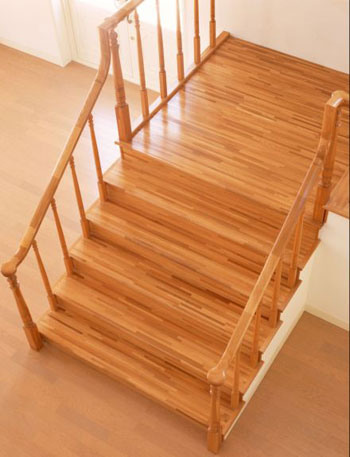 Cầu thang gỗ mềm mại