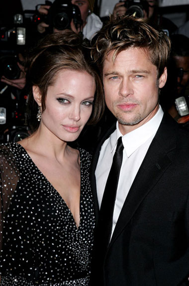 Cặp uyên ương Jolie - Pitt. Ảnh: Babble.