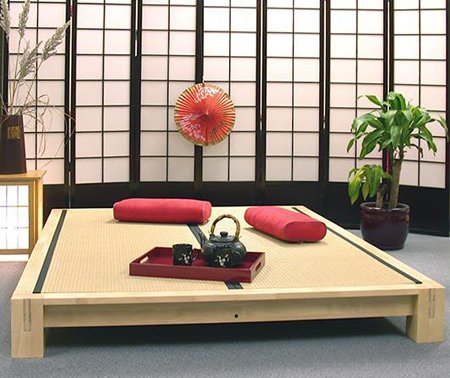 Vách gỗ phân chia không gian là nét đặc trưng trong phòng ngủ người Nhật
