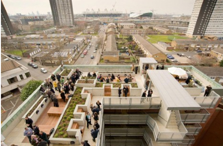 Sức nóng của thế vận hội Luân Đôn 2012 khiến cho sân thượng ở Stratford trở thành điểm hoàn hảo với view nhìn ra trung tâm Thủy sản, sân vận động Olympic và toàn thành phố.
