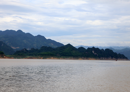 Hồ Sông Đà.