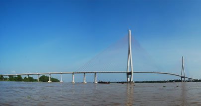 Cầu Cần Thơ với toàn tuyến dài 15,85 ki lô mét, là cây cầu dây văng lớn nhất Đông Nam Á - Ảnh: Dương Thế Lộc

