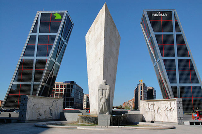 Puerta de Europa (Cánh đồng châu Âu), Madrid, Tây Ban Nha