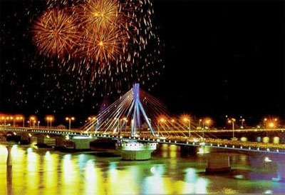 Lễ hội pháo hoa bên sông Hàn - Đà Nẵng