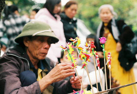 Tò he trên phố