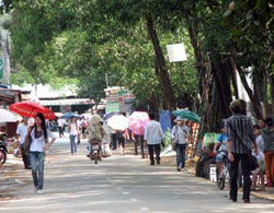 Việc dì dời các trường đại học ra ngoại thành nhằm giảm ùn tắc giao thông.