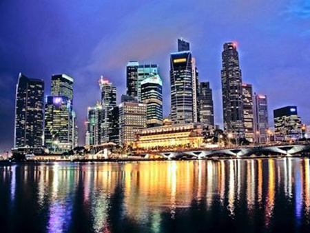 Tăng trưởng hàng năm: 8.6%. Trong quý đầu tiên năm 2011, giá nhà tại Singapore giảm 0,7%. Lý do của sự giảm giá nhà và dòng đầu tư nước ngoài tại Singapore được cho là do chính phủ nước này không đưa ra nhiều ưu đãi.