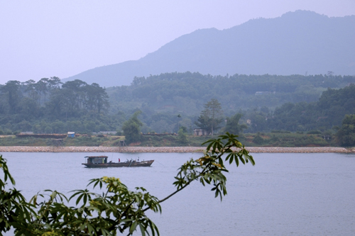 Núi Tản sông Đà - Tác giả: Lý Khang
