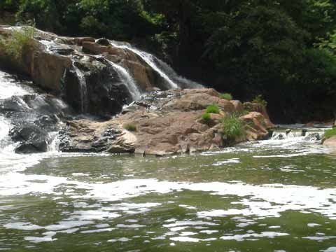 thác Cam Ly ô nhiễm