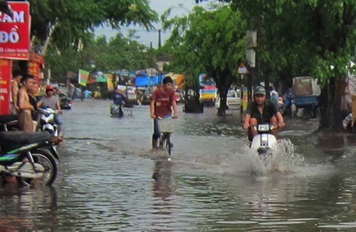 Hà Nội mưa ngập