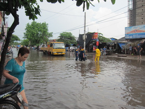 Hà Nội mưa ngập