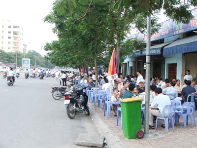 lấn chiếm vỉa hè