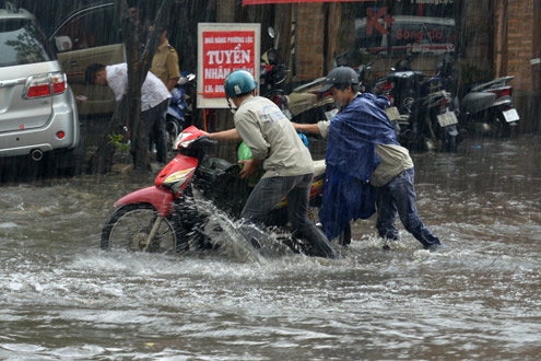 Hà Nội mưa ngập