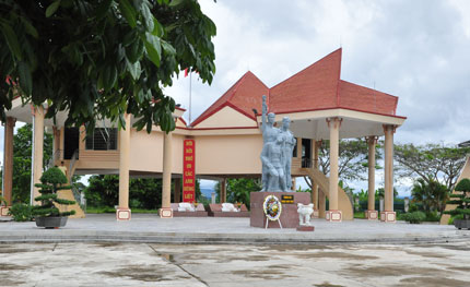 ngục Kon Tum