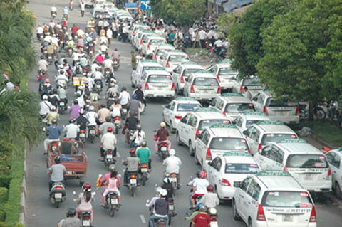 cấm taxi