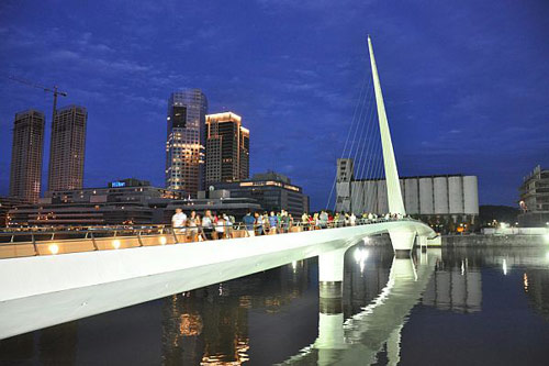 Puente de la Mujer, Argentina