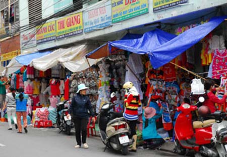 Cấm kinh doanh xung quanh chợ Tân Bình