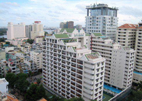 Căn hộ dịch vụ cho thuê hạng A và B đường Lê Thánh Tôn, quận 1 mức giá thuê hàng tháng từ 25 - 30 USD/m2.
