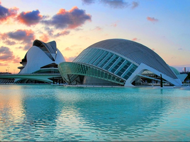Tòa nhà Nghệ thuật và Khoa học ở thành phố Valencia, Tây Ban Nha