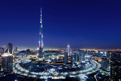 Burj Khalifa là một cú sốc cho bất kỳ ai có thể thấy nó từ cách xa hàng chục dặm.