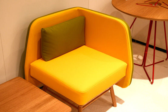Mẫu ghế Bi Silla tinh tế, hiện đại và đầy màu sắc.