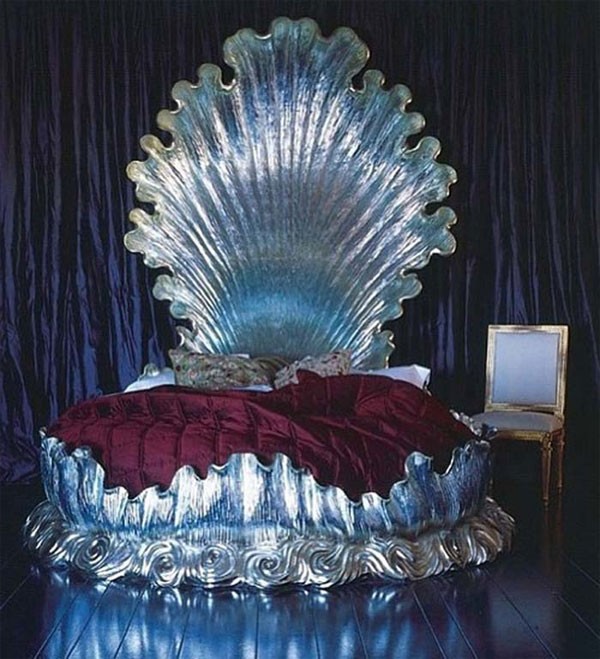 Chiếc giường quý phái theo phong cách Gothic cực ấn tượng!