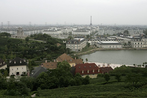biến Tianducheng thành một khu đô thị với sức chứa 10.000 người.