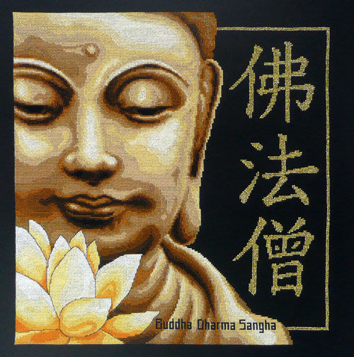 Tranh Đức Phật biểu tượng của sự yên bình và thịnh vượng.