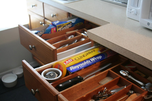 Các hộc tủ đều được phân chia khoa học, thuận tiện cho quá trình sử dụng.
