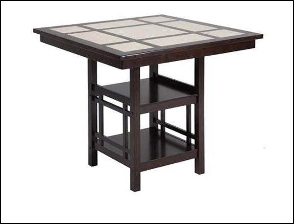 Chiếc bàn được thiết kế cao như quầy bar