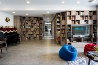 Những bức tường sách khổng lồ trong căn nhà Sài Gòn 110m2