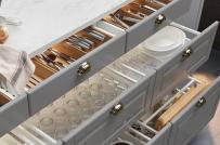 Tại sao bạn nên sử dụng ngăn kéo thay tủ đồ trong phòng bếp?